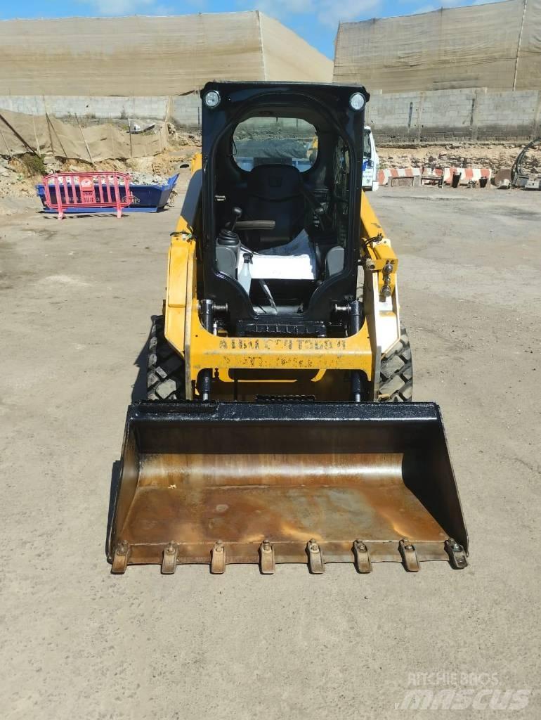 CAT 226 D Šmykom riadené nakladače