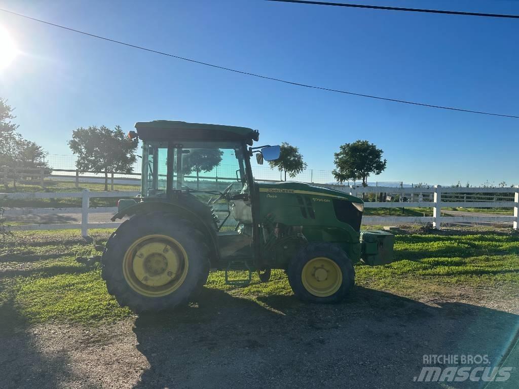 John Deere 5090 GN Traktory
