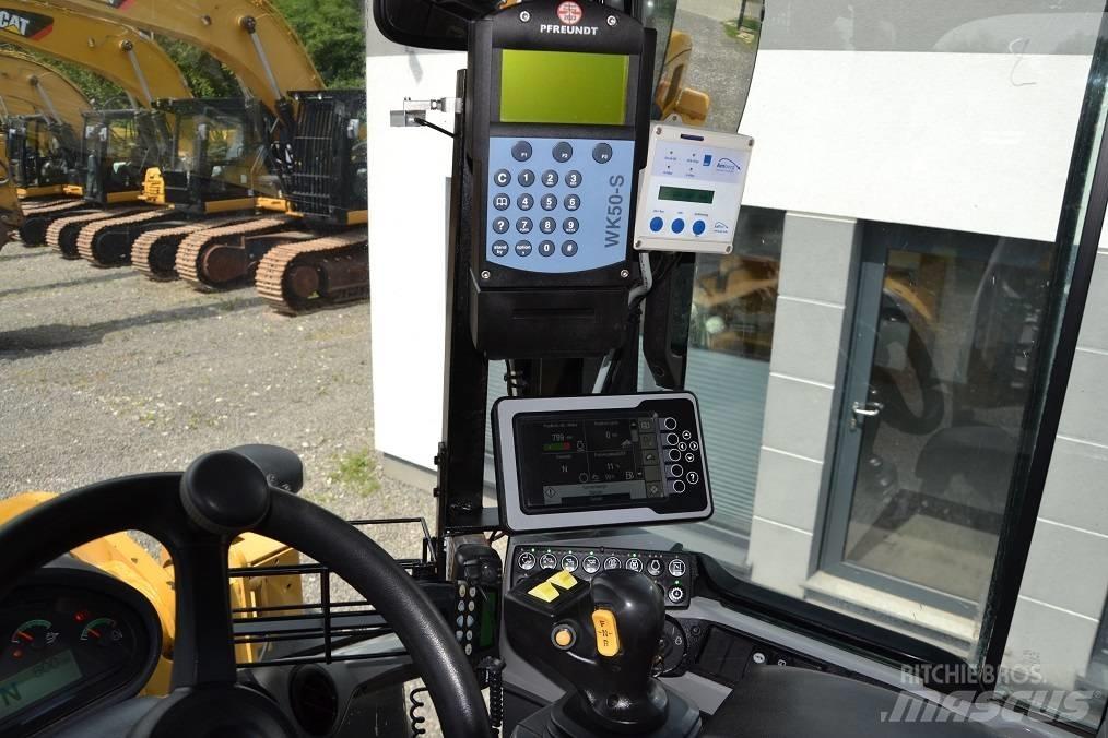 CAT 938 M Kolesové nakladače