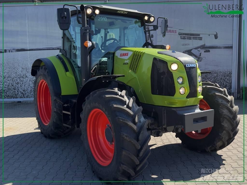 CLAAS ARION 440 Traktory