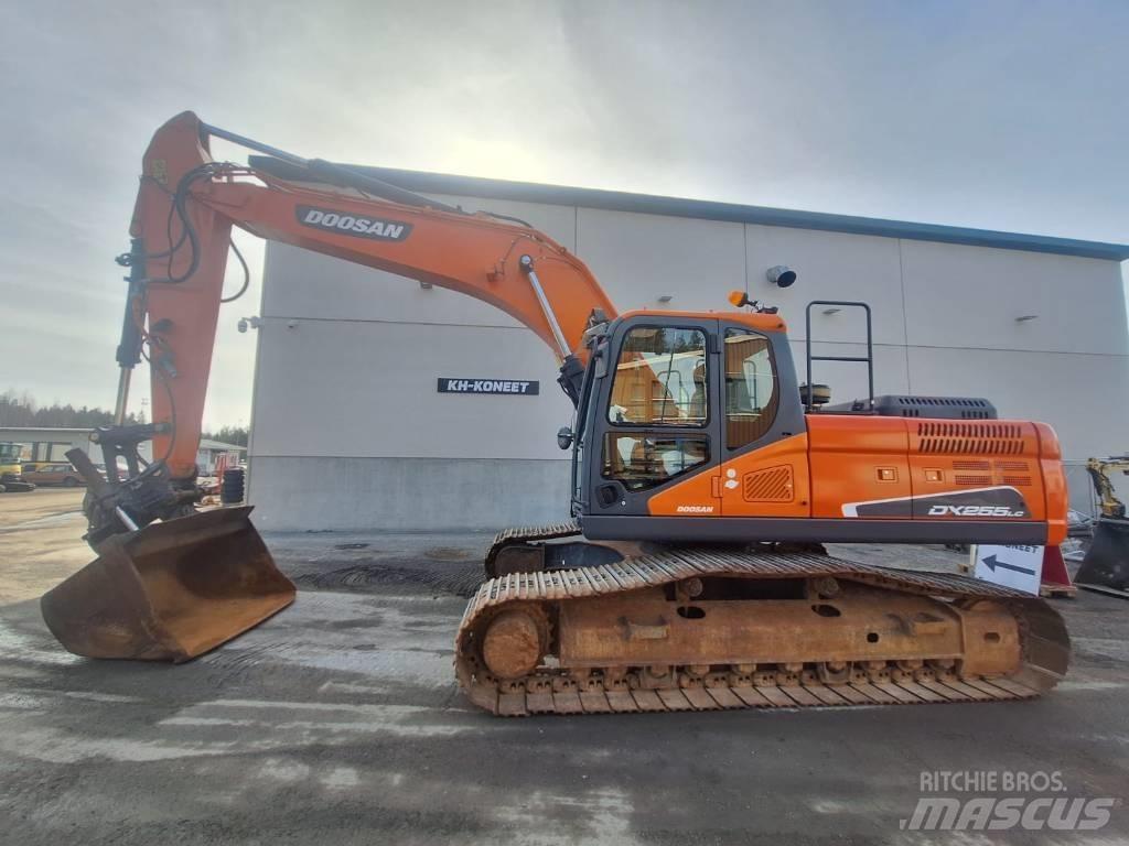 Doosan DX 255 LC-5 Pásové rýpadlá