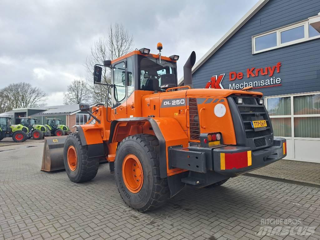 Doosan DL250 Kolesové nakladače