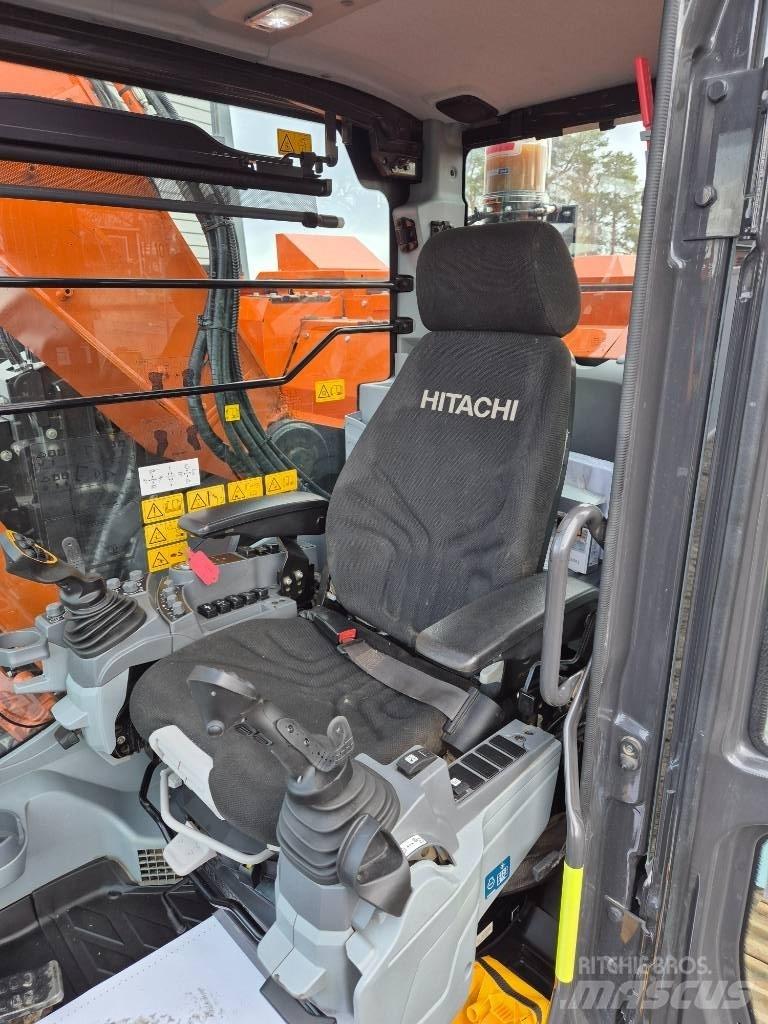Hitachi ZX 135 US -7 Pásové rýpadlá