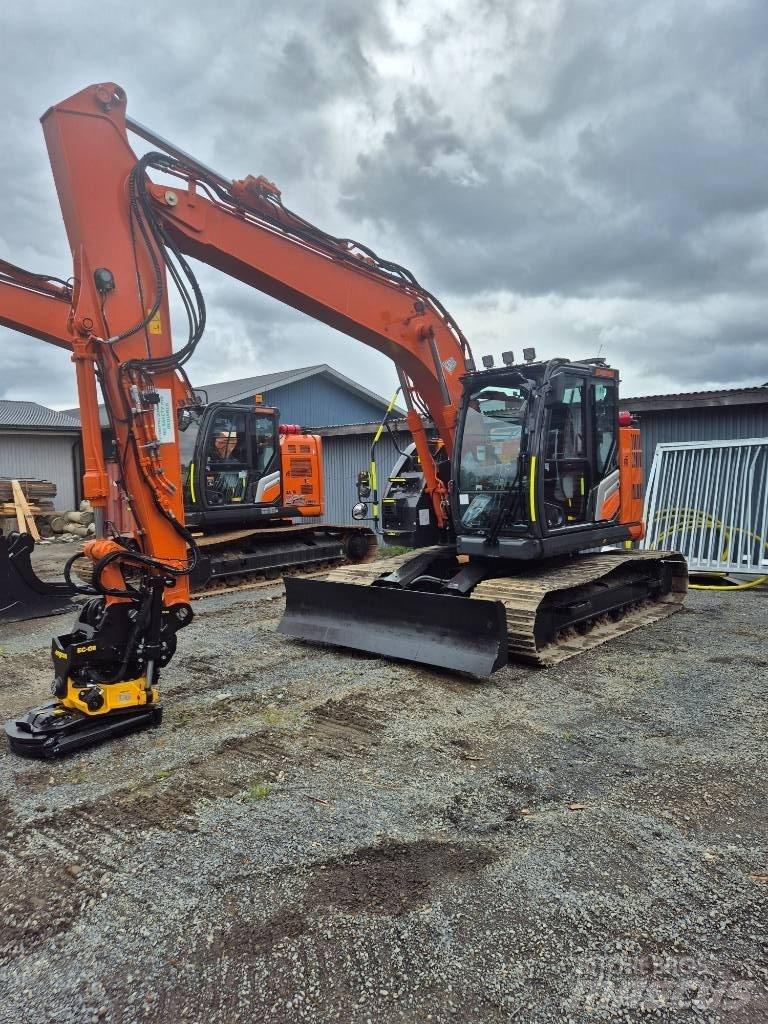 Hitachi ZX 135 US -7 Pásové rýpadlá