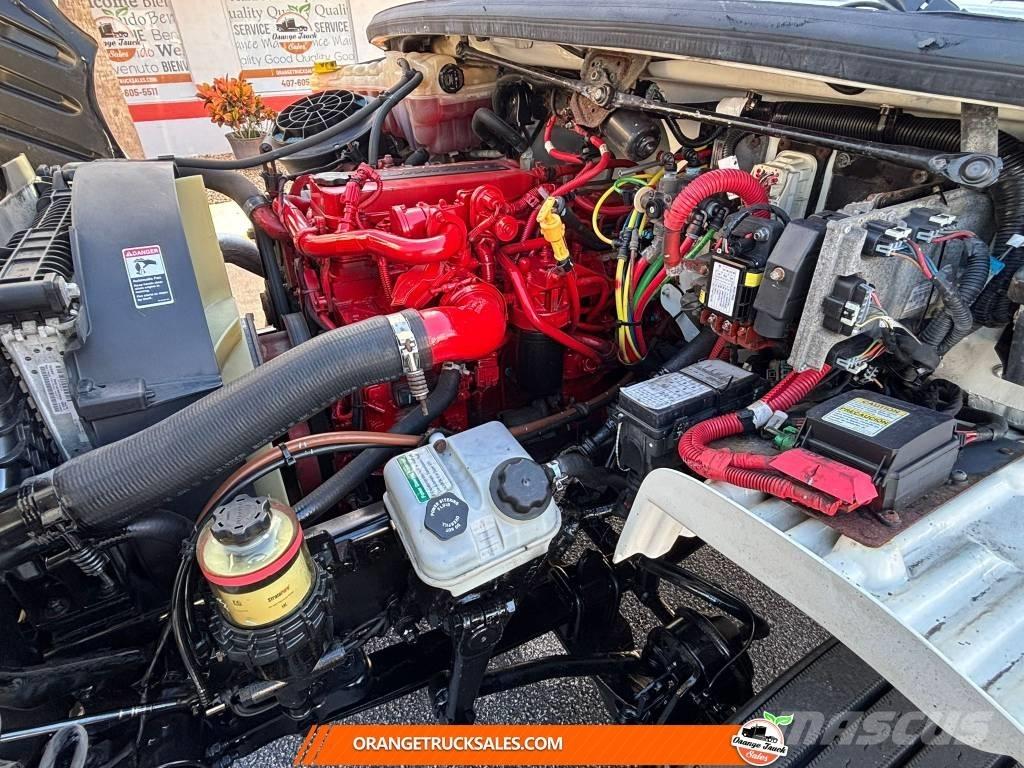 Freightliner M2 Skriňová nadstavba