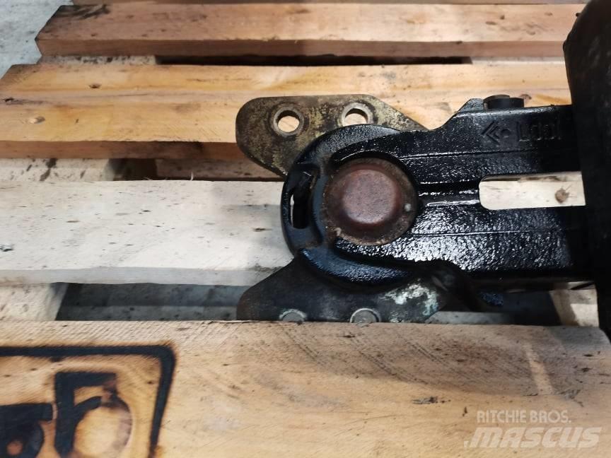 Steyr CVT fender Pneumatiky, kolesá a ráfiky