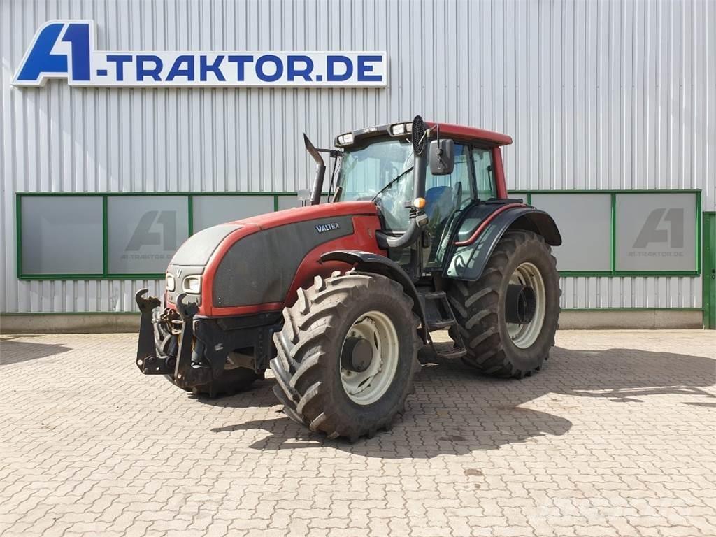 Valtra T151 Traktory