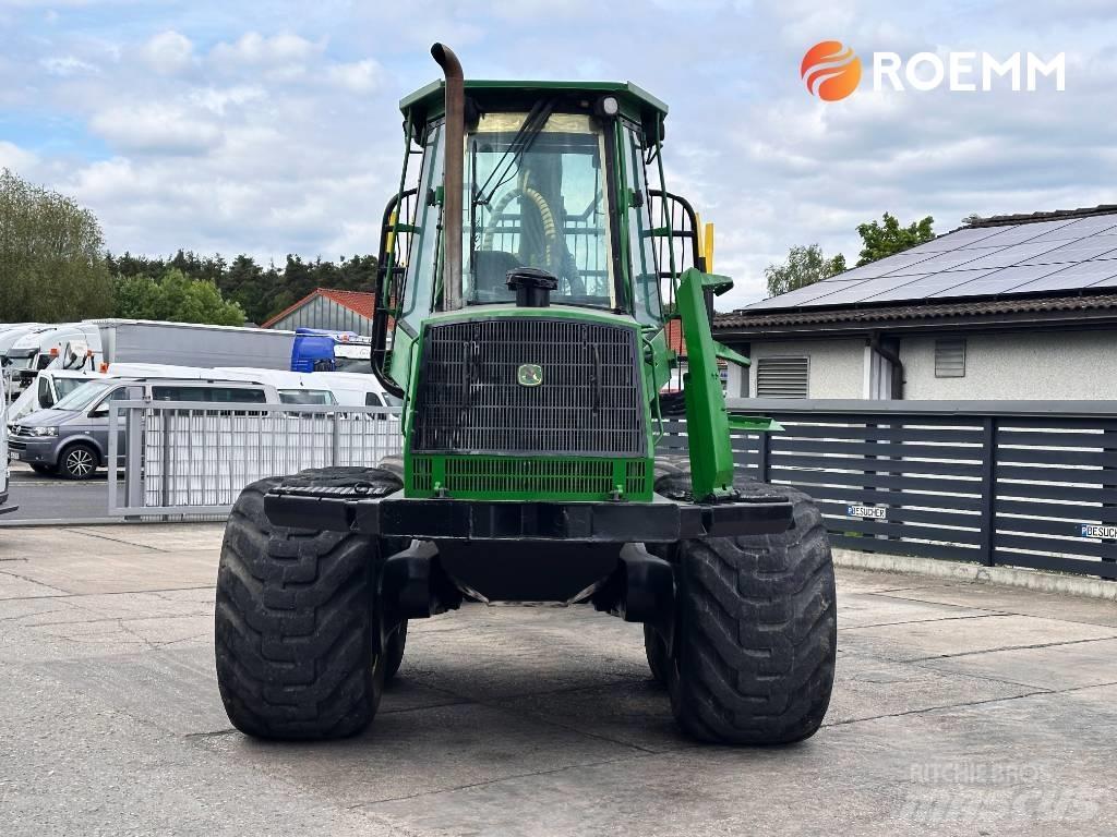 John Deere 1110 D Lesné traktory