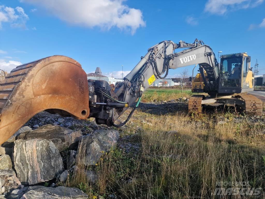 Volvo 220E Pásové rýpadlá