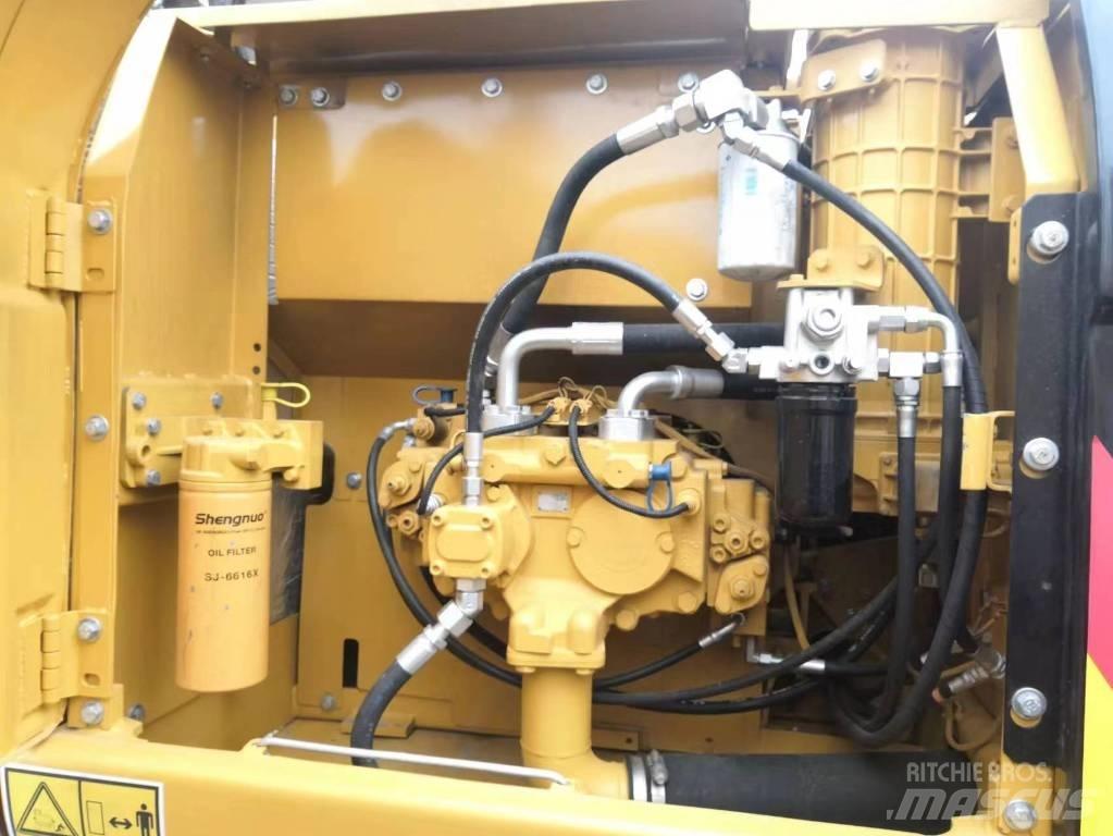 CAT 320 D L Pásové rýpadlá
