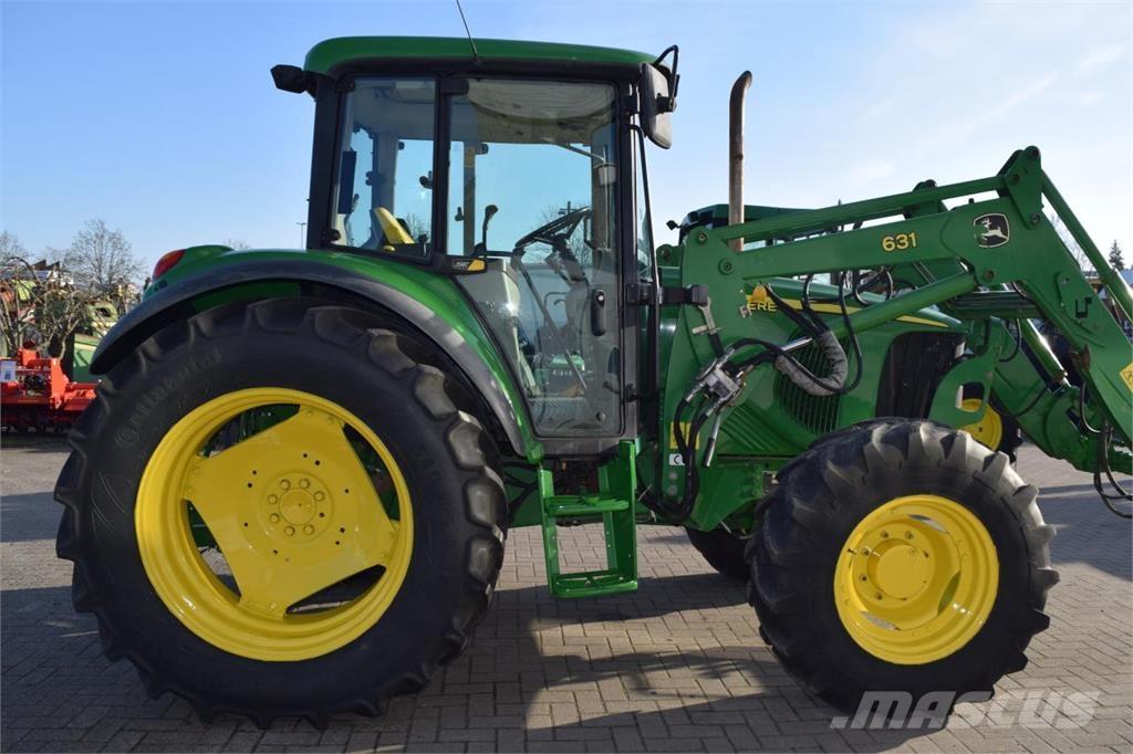 John Deere 6220 Traktory