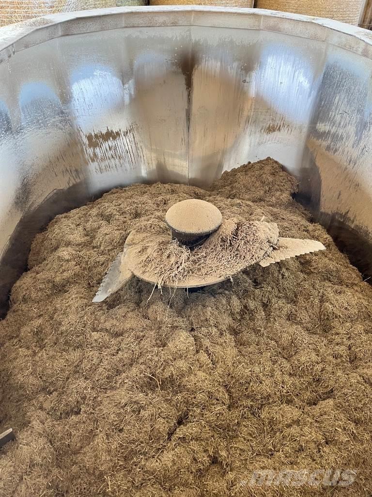  Pagliari Thv 116 Miešačky krmív