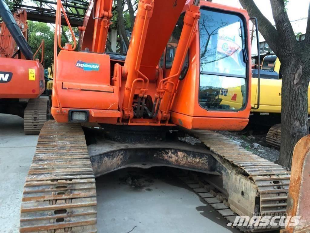 Doosan 220-7 Pásové rýpadlá