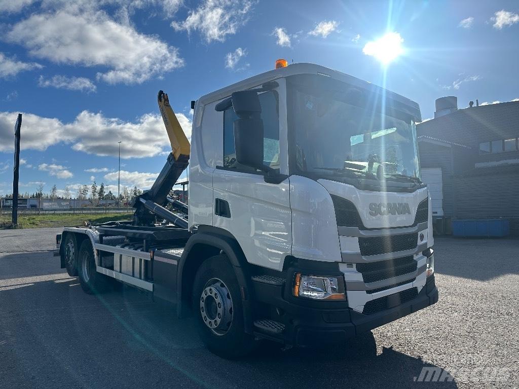 Scania P 360 Hákový nosič kontajnerov