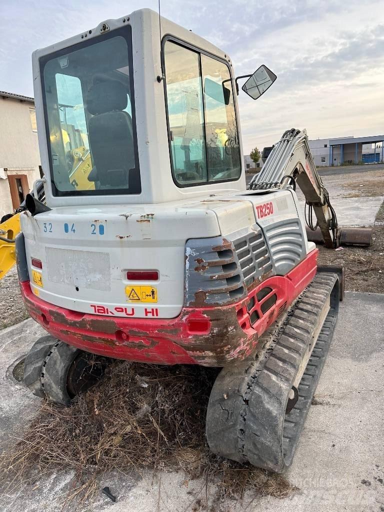 Takeuchi TB250 Mini rýpadlá < 7t