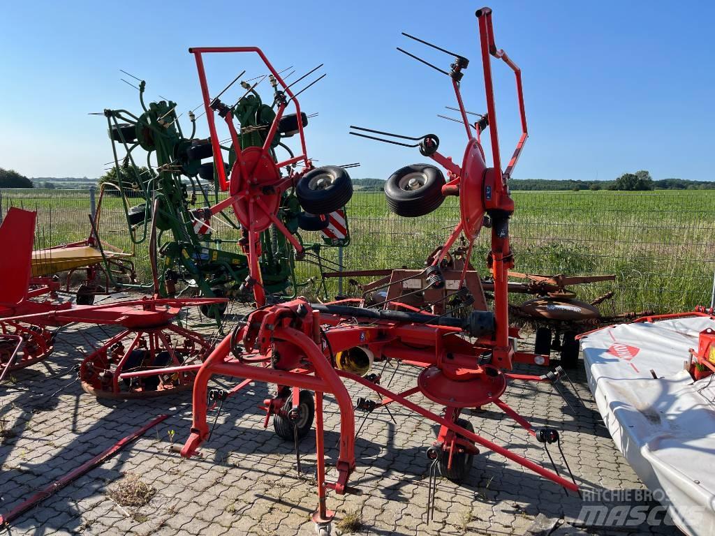 Kuhn GF 5001 M H Obracače a zhrabovače sena