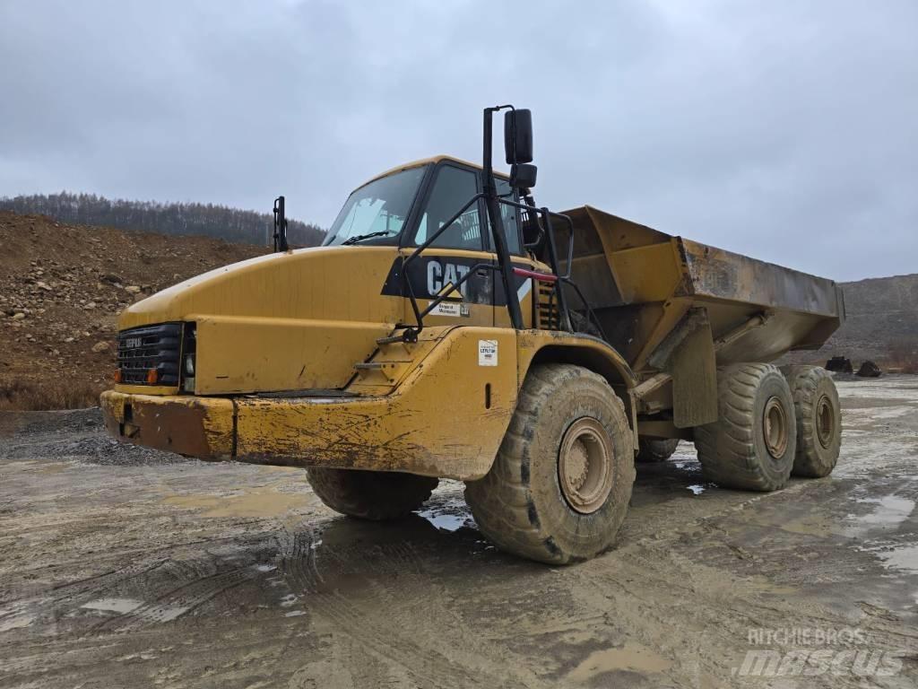CAT 740 Kĺbové nákladné autá