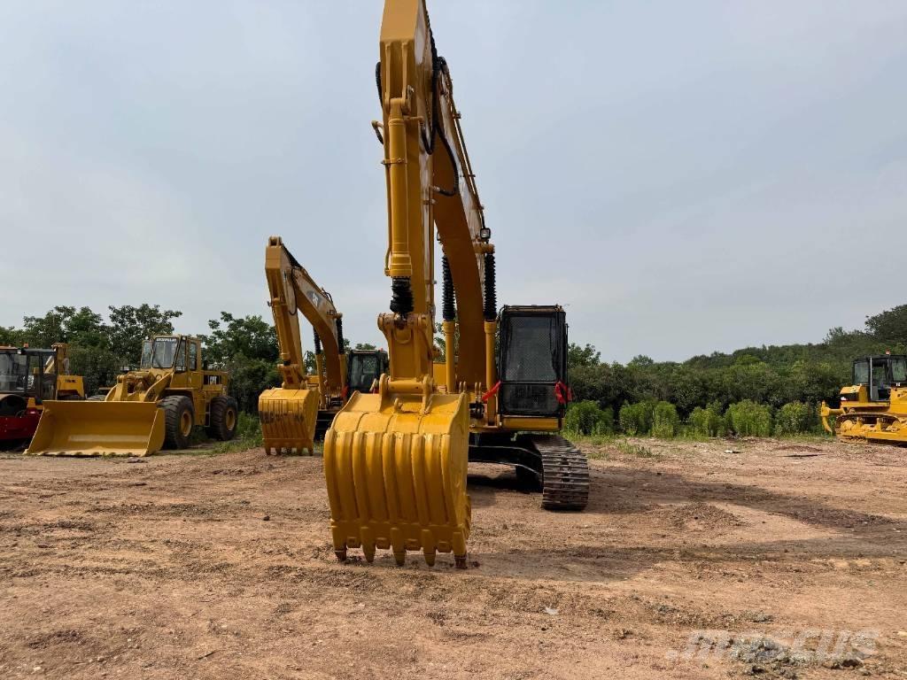 CAT 320 B L Pásové rýpadlá