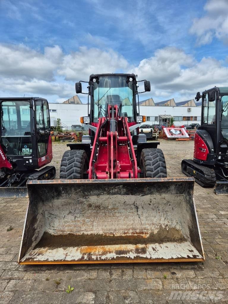 Yanmar V100/5 Kolesové nakladače