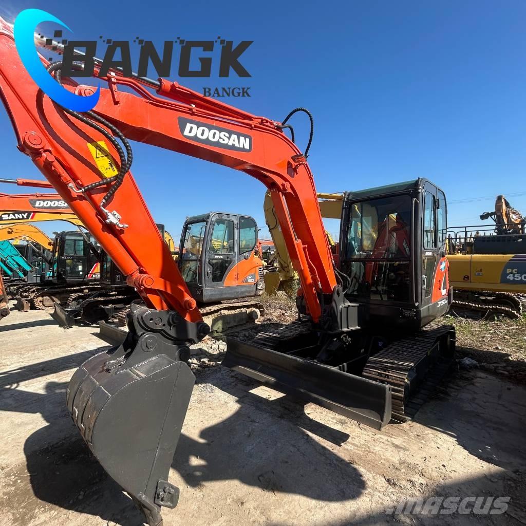 Doosan dx60 Pásové rýpadlá