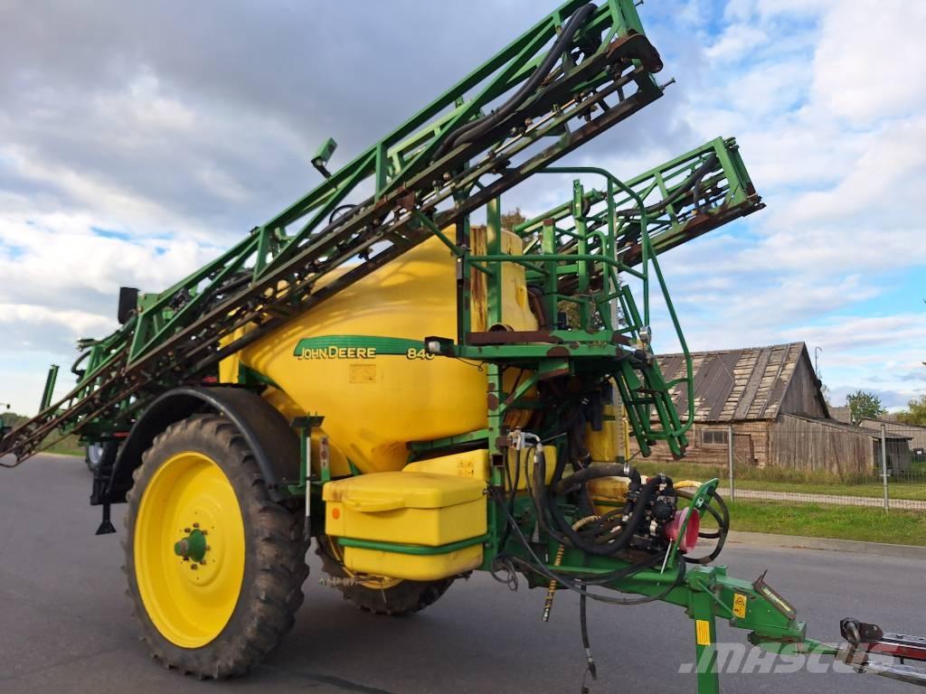 John Deere 840 Ťahané postrekovače