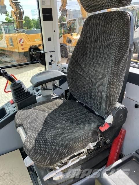 Liebherr L 518 Kolesové nakladače