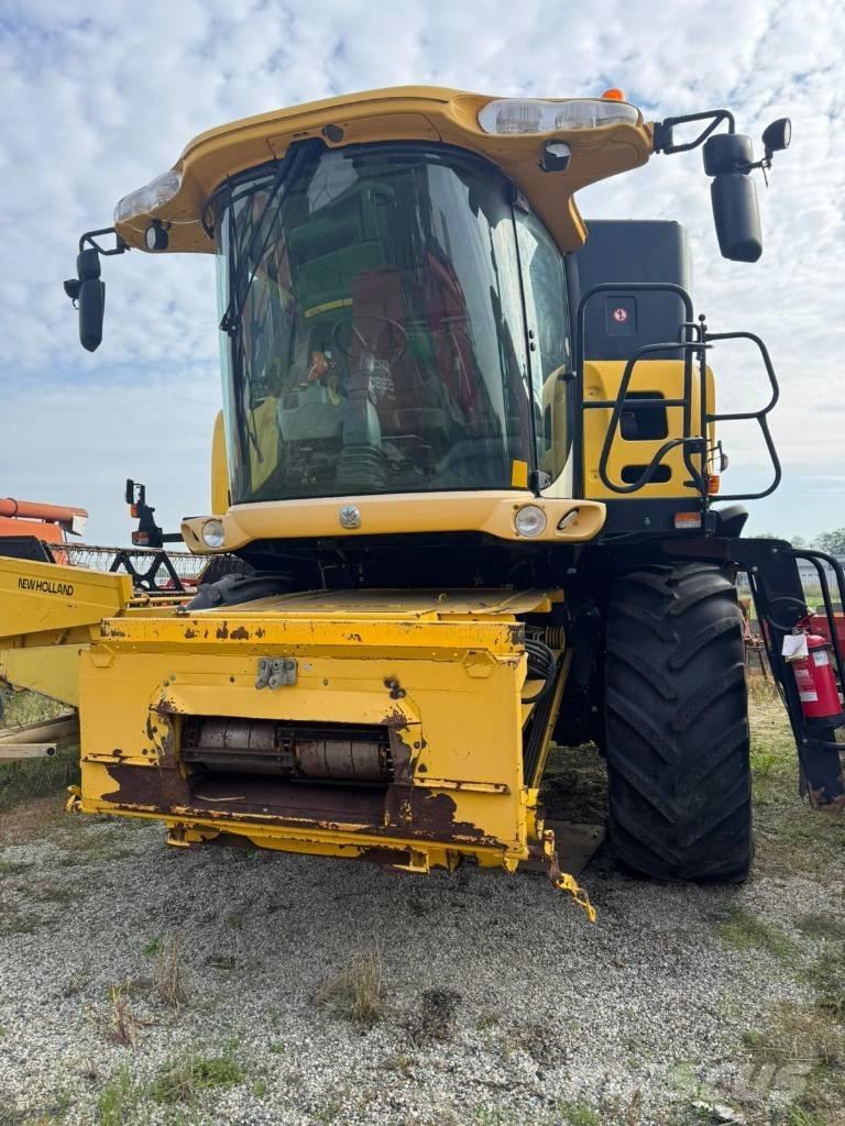 New Holland CR 960 Kombinované zberacie stroje