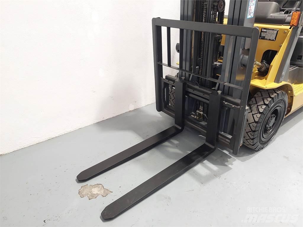 CAT DP18NTD Dieselové vozíky