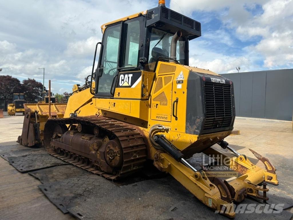 CAT 963 D Pásové nakladače