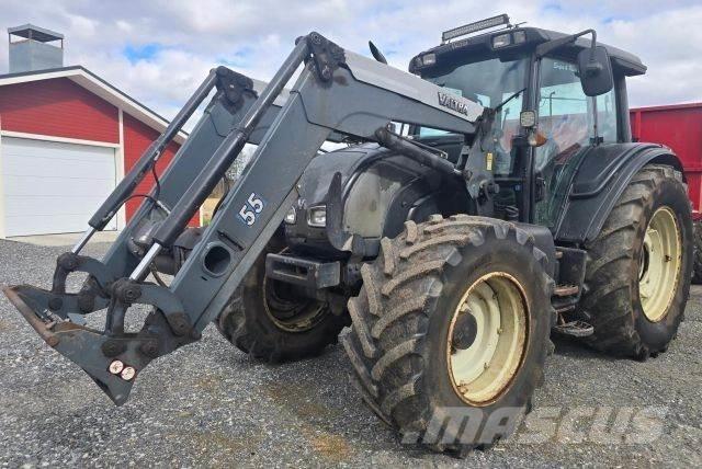 Valtra N141 HiTech Traktory