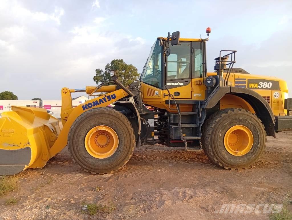 Komatsu WA 380-8 Kolesové nakladače