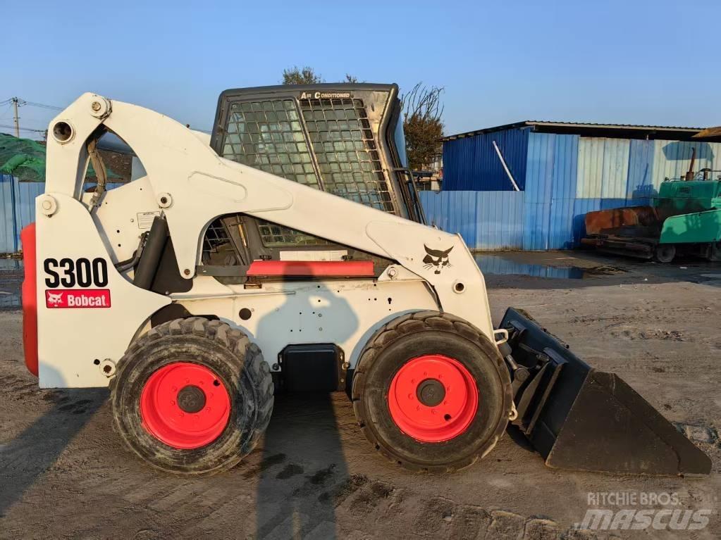Bobcat S 300 Šmykom riadené nakladače