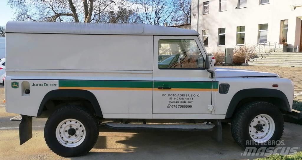 Land Rover Defender Automobily