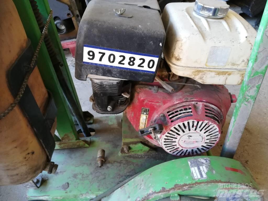  ŘEZAČKA SPÁR RS 400 Stavebníctvo - ostatné
