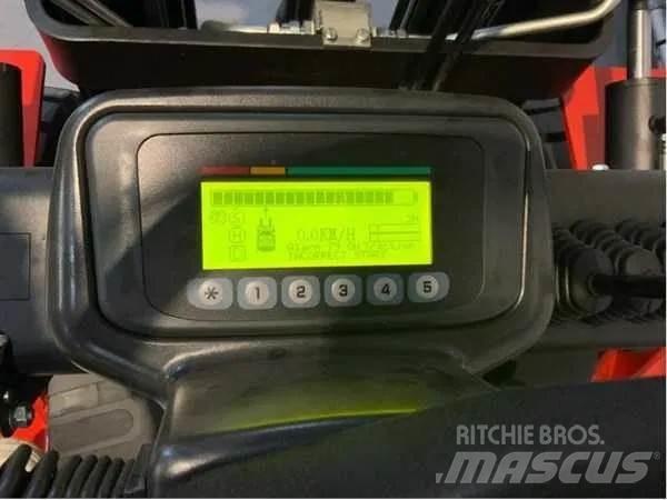 EP EFL 302 (3000KG) Akumulátorové vozíky