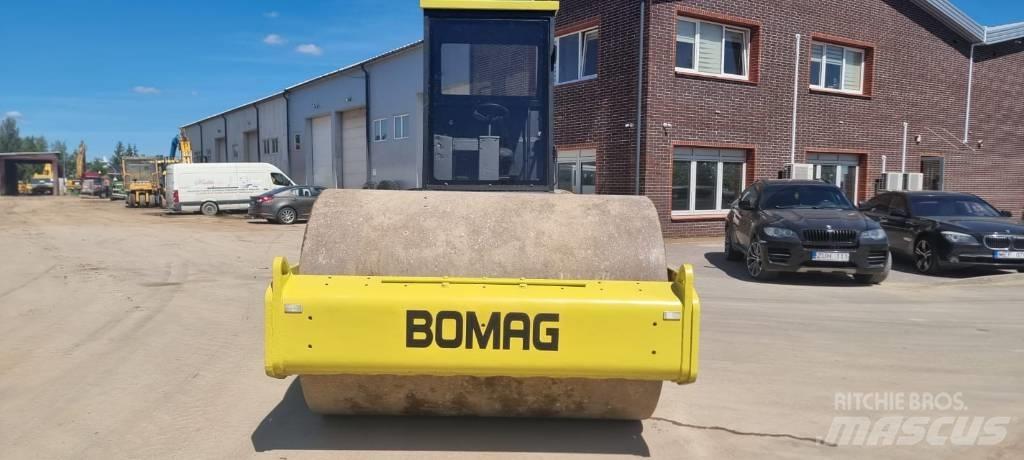 Bomag BW 211 D-3 Ťahačové valce