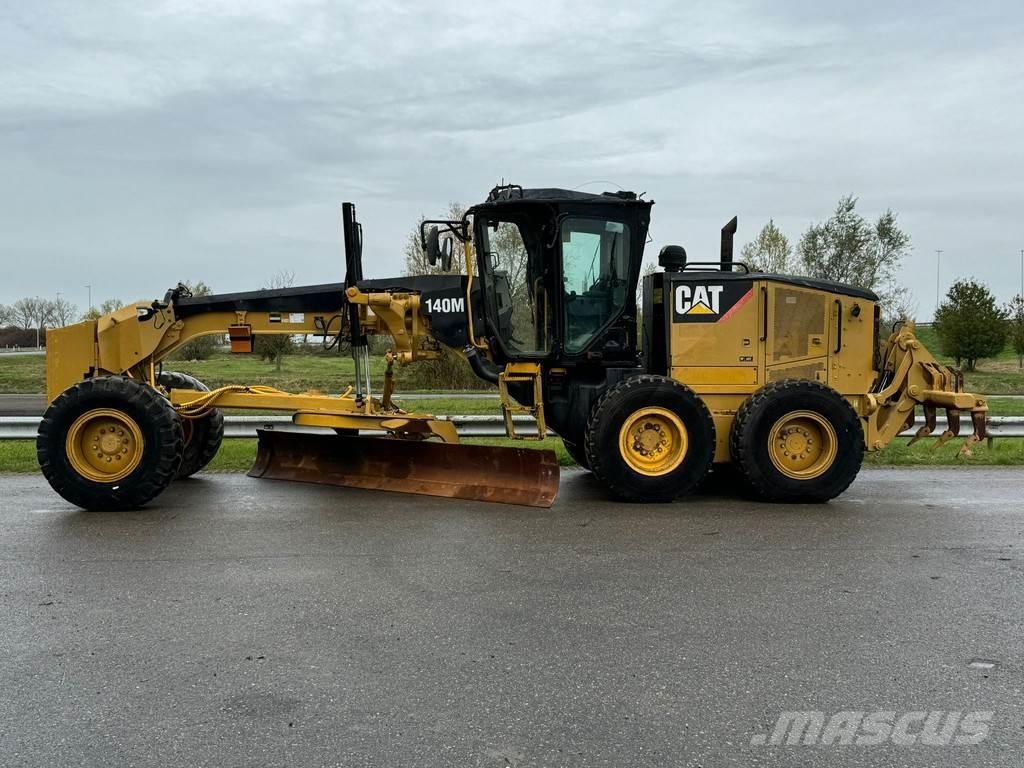 CAT 140M Grejdery