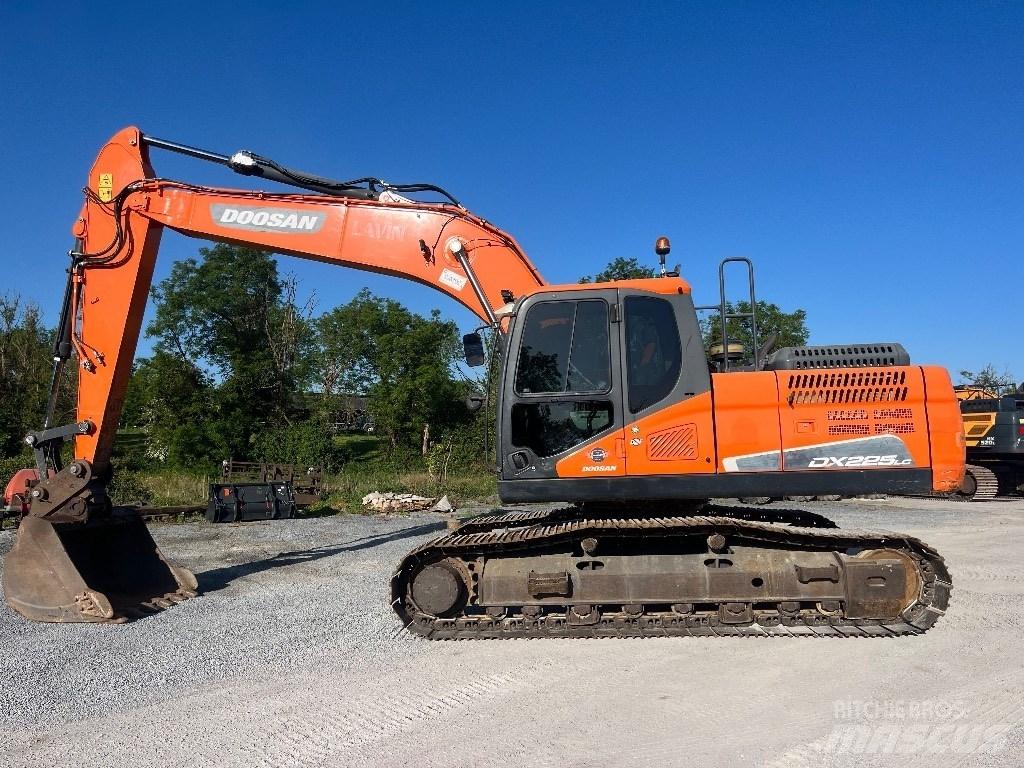 Doosan DX 225 LC-5 Pásové rýpadlá