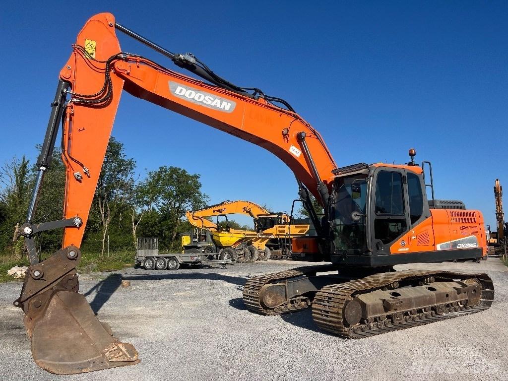 Doosan DX 225 LC-5 Pásové rýpadlá