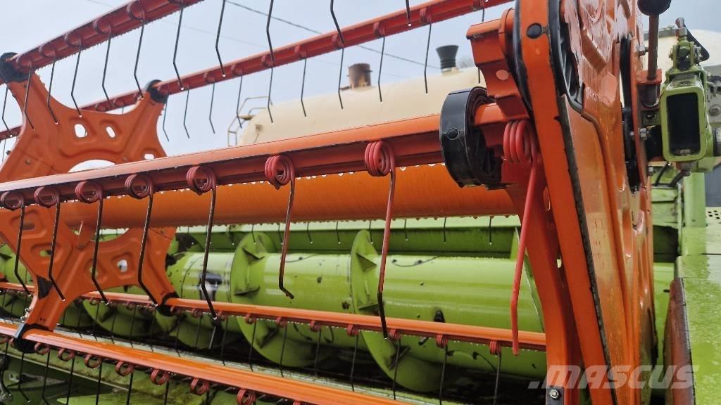 CLAAS Vario 1050 Kombajnove hlavice