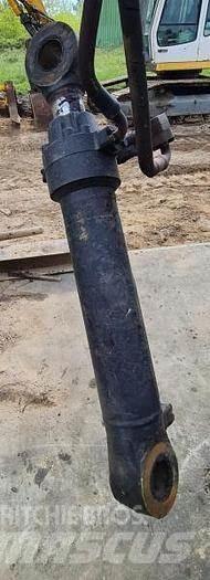 CAT 980H ou 980M - Doprava – ostatné