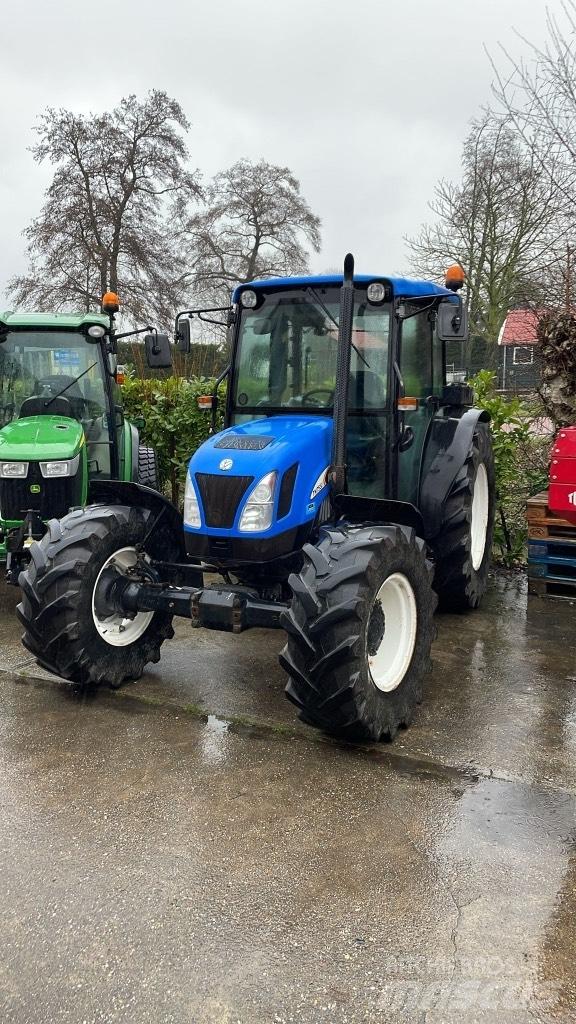 New Holland TN75SA Traktory
