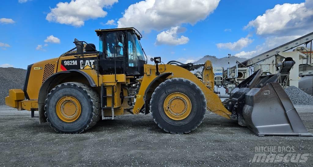 CAT 982 M Kolesové nakladače