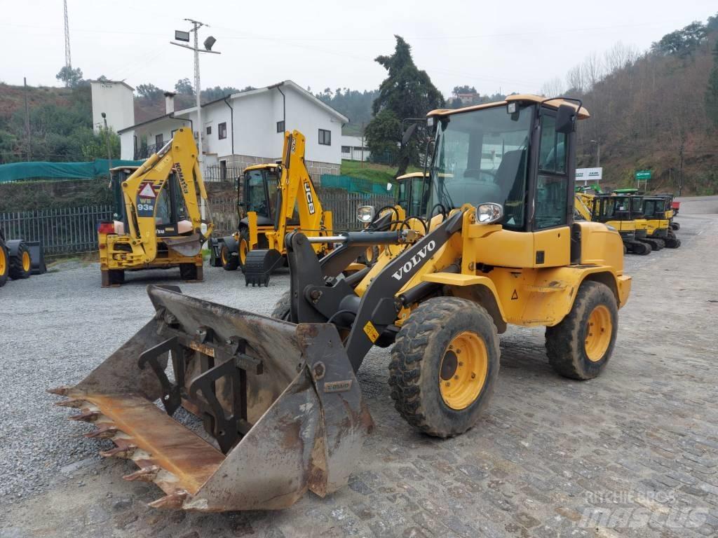 Volvo L 30 G Kolesové nakladače
