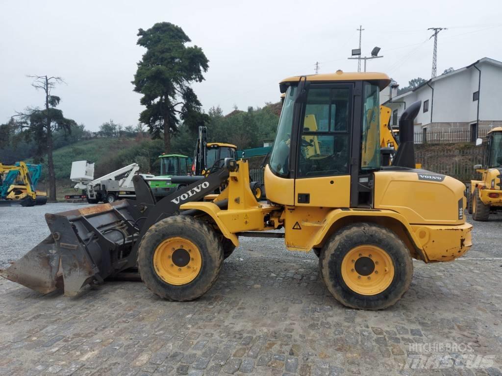 Volvo L 30 G Kolesové nakladače