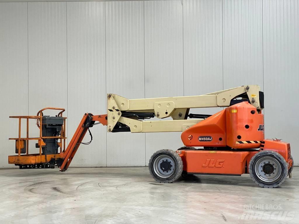 JLG M450AJ Kĺbové plošiny
