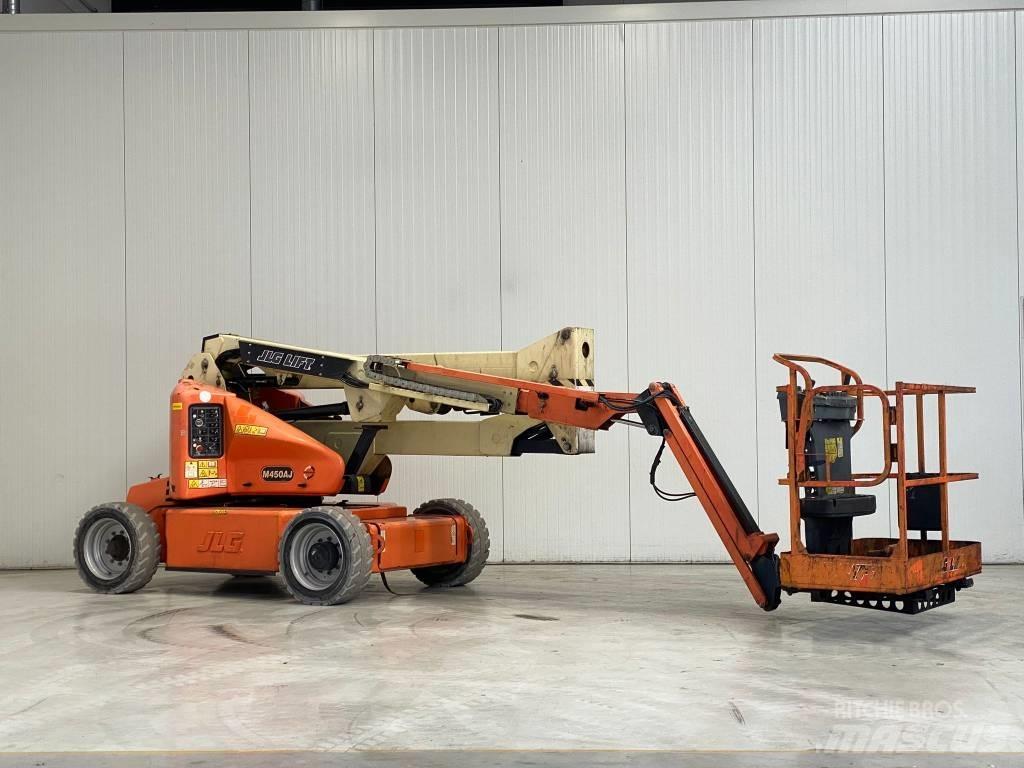 JLG M450AJ Kĺbové plošiny