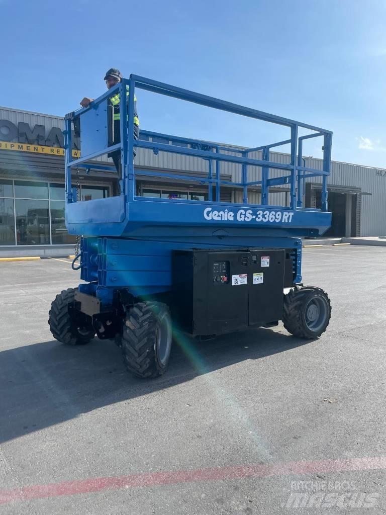 Genie GS 3369 RT Nožnicové zdvíhacie plošiny