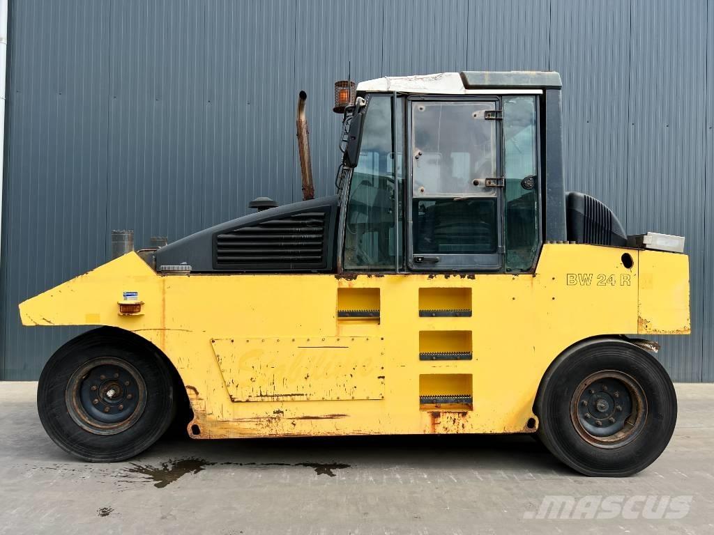 Bomag BW24R Pneumatikové valce