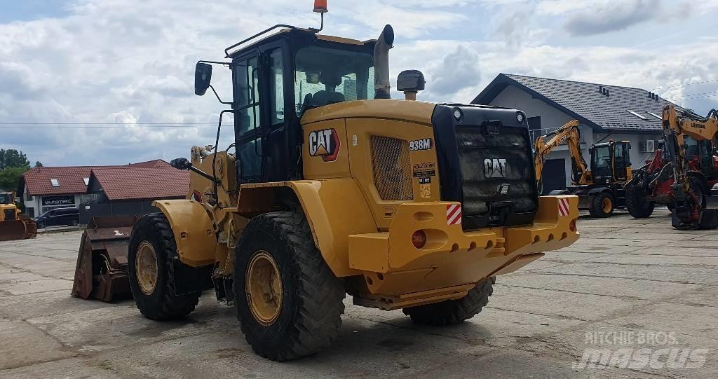 CAT 938M Kolesové nakladače